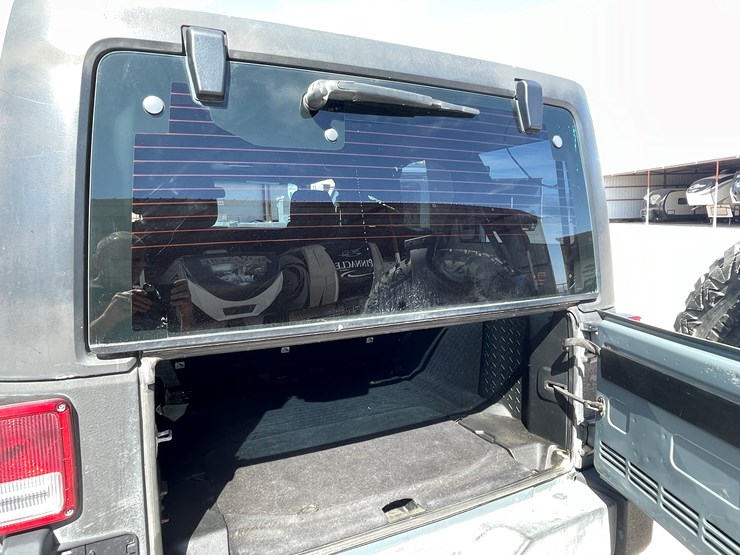 2014-jeep-wrangler-image-30