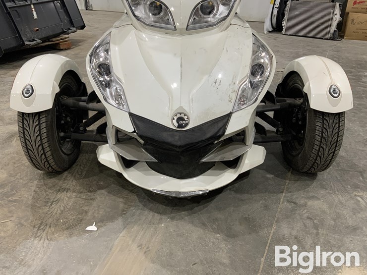 2011-massey-ferguson-730-image-9