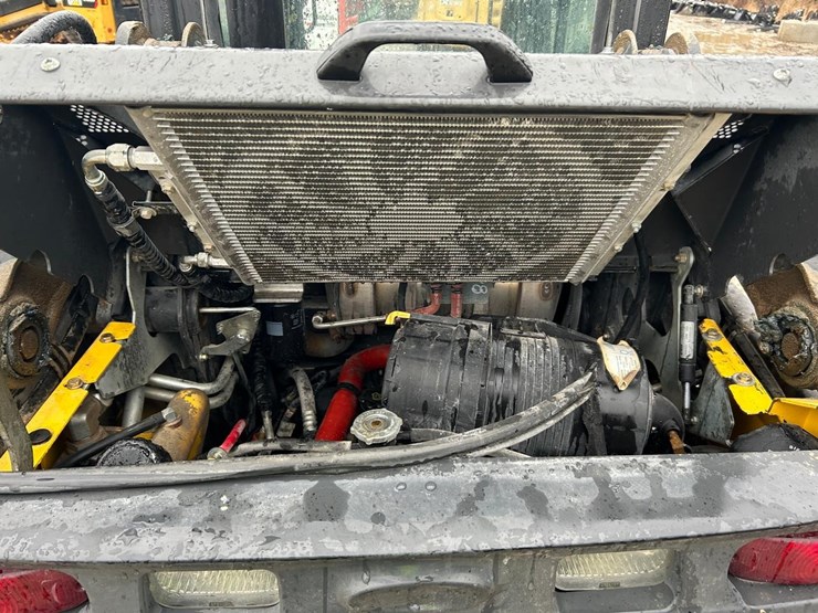 2023-new-holland-l318-image-14