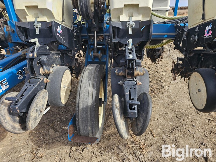2007-kinze-3200-image-20