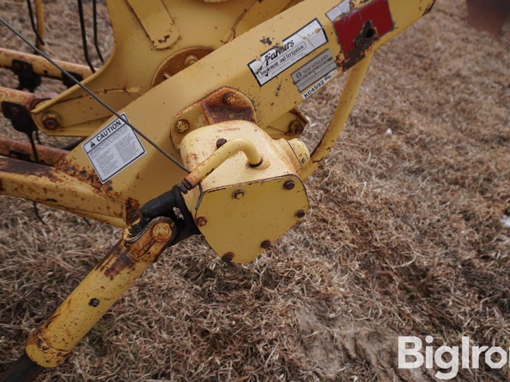 new-holland-260-image-10