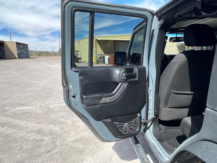 2014-jeep-wrangler-image-34