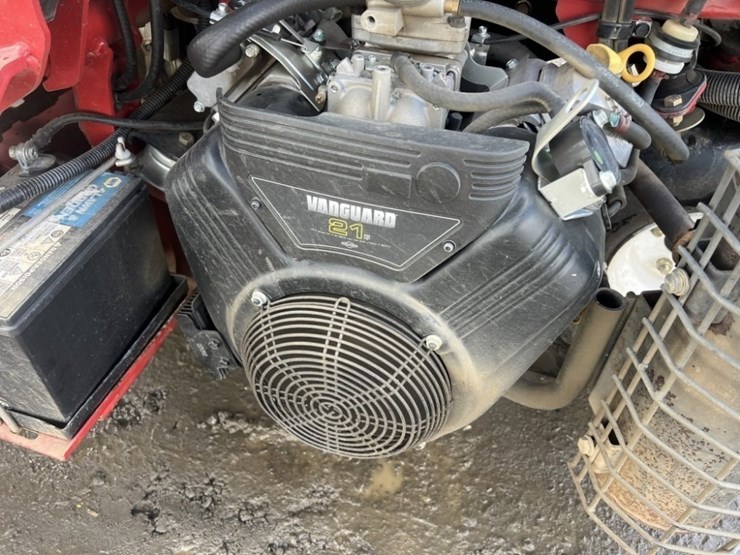 2014-toro-greensmaster-3320-triflex-traction-unit-image-10