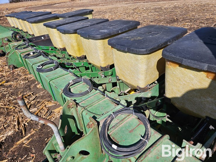 john-deere-7100-image-11