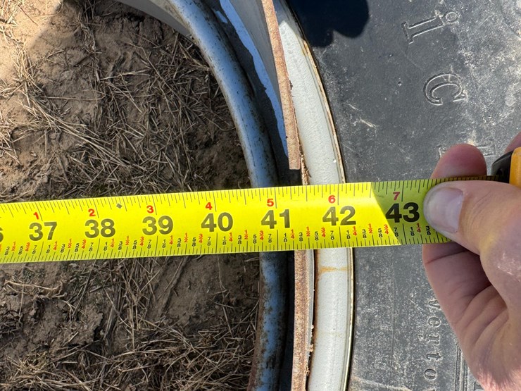 18.4-42-dual-rims-&-tires-image-13