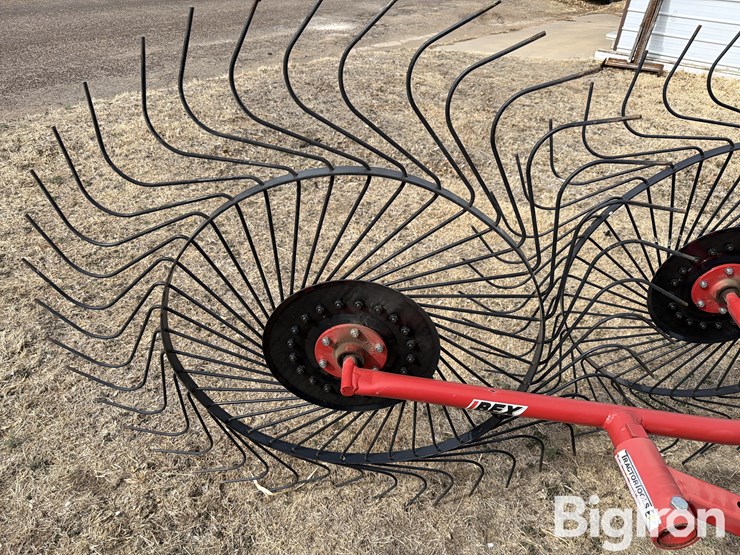 2022-ibex-ts130-2+2-3-pt-hay-rake-image-14