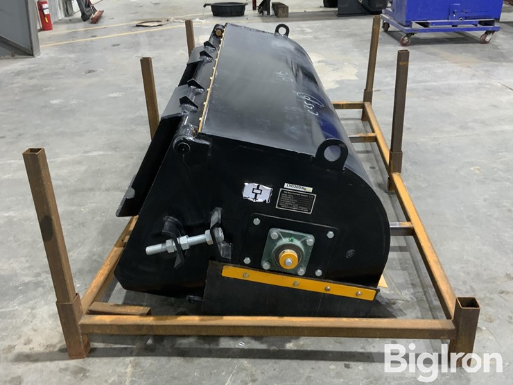 2025-massey-ferguson-730-image-4