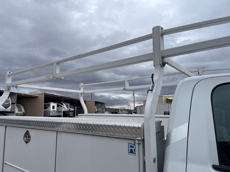 2015-chevrolet-silverado-2500-image-32