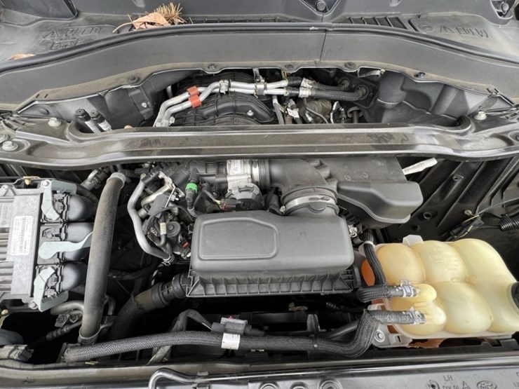 2020-ford-explorer-image-12