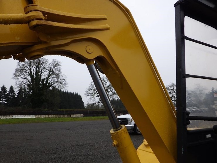 komatsu-pc28uu-image-14