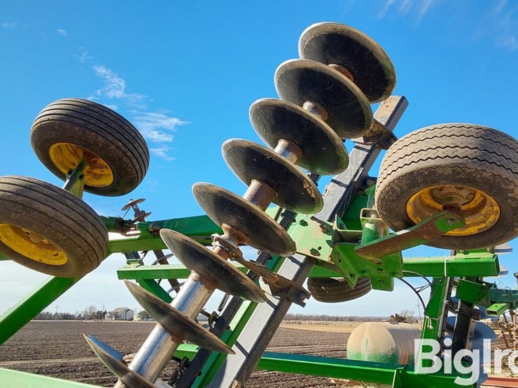 john-deere-630-image-11