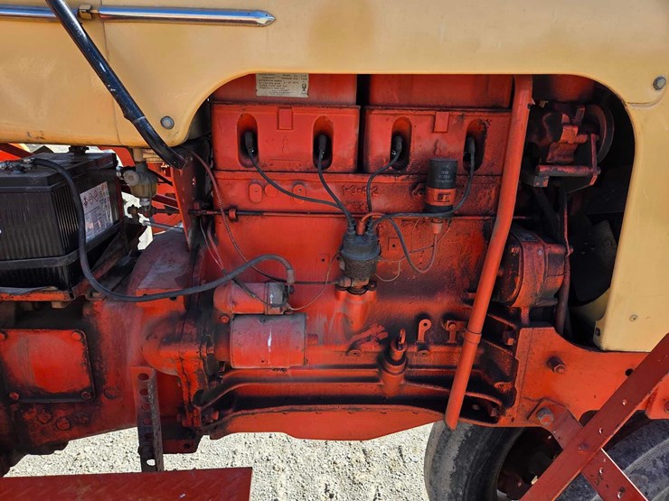 case-730-comfort-king-tractor-image-33