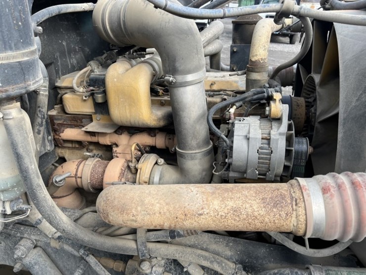 1998-peterbilt-330-image-13