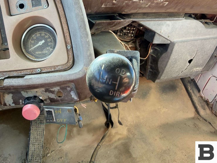 1981-ford-lt8000-image-55