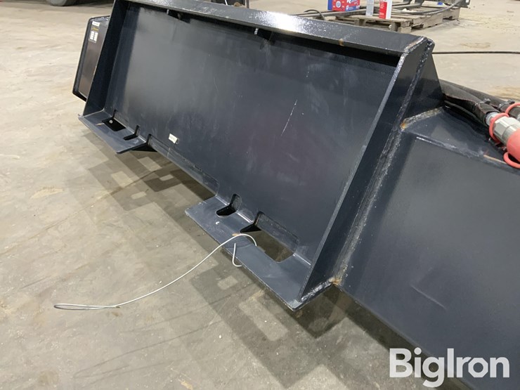 2025-massey-ferguson-730-image-11