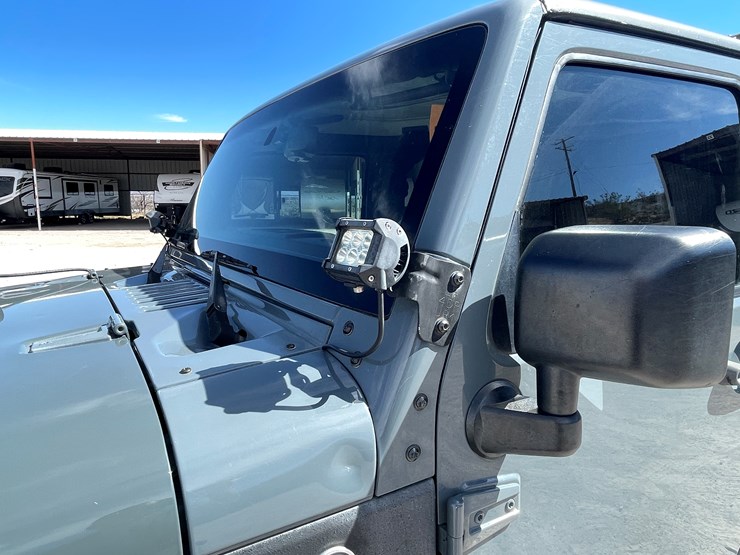 2014-jeep-wrangler-image-21