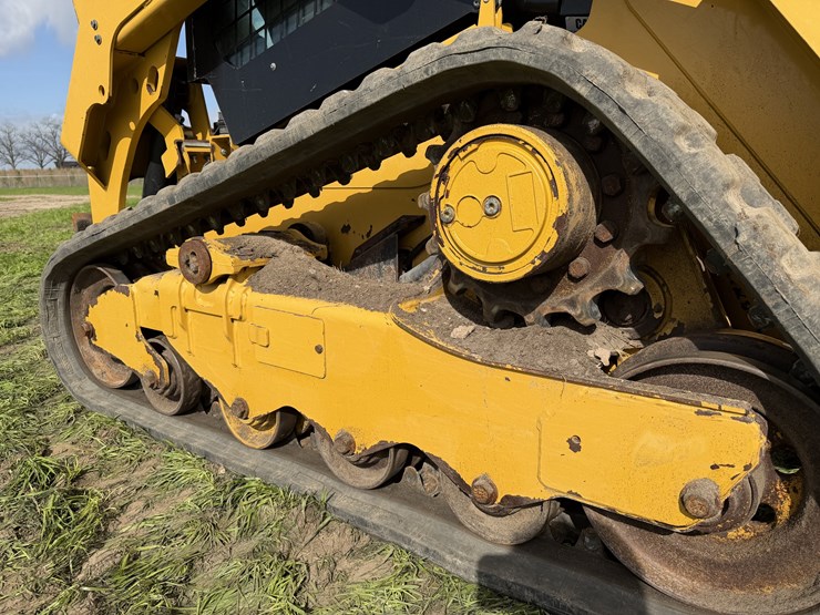 2017-caterpillar-259d-image-3