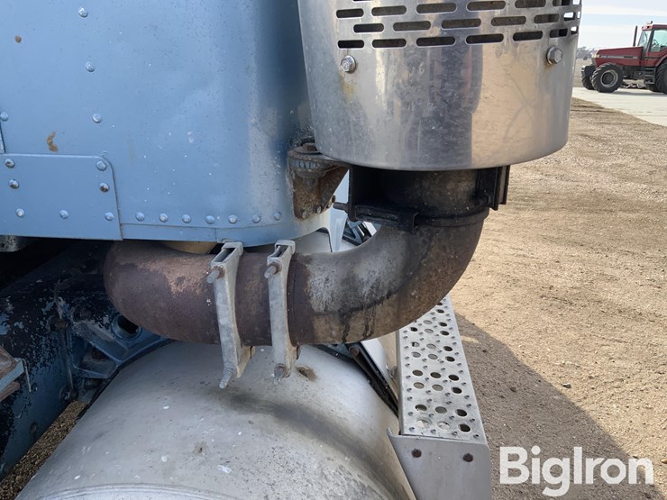 1990-freightliner-fld120-image-19