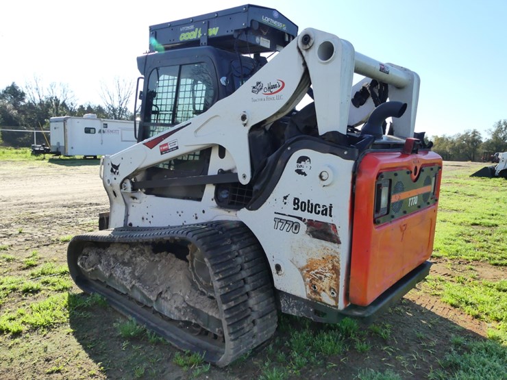 2022-bobcat-t770-image-3