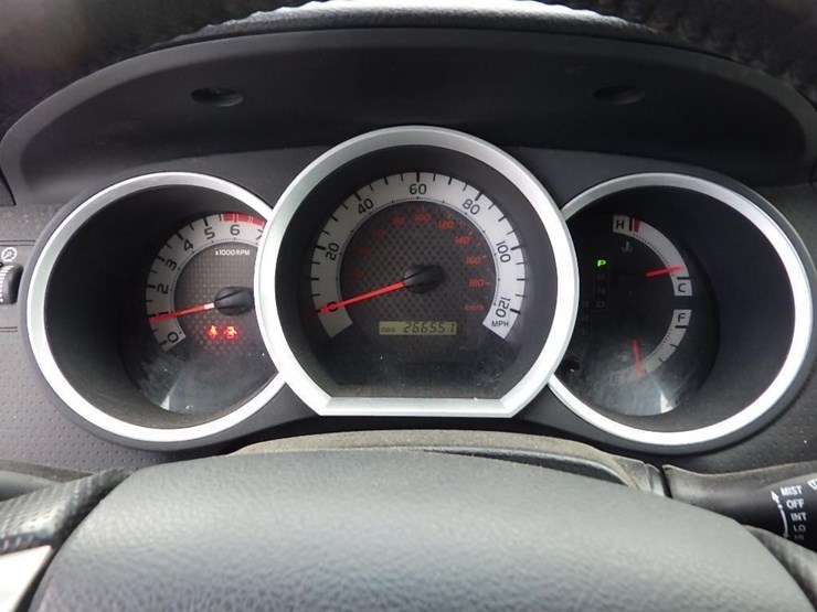 2013-toyota-tacoma-image-27