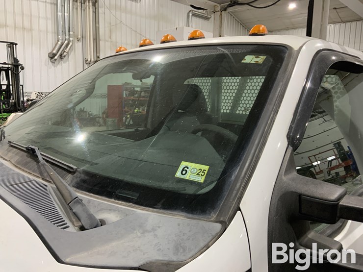 2015-ford-f550-xl-image-13