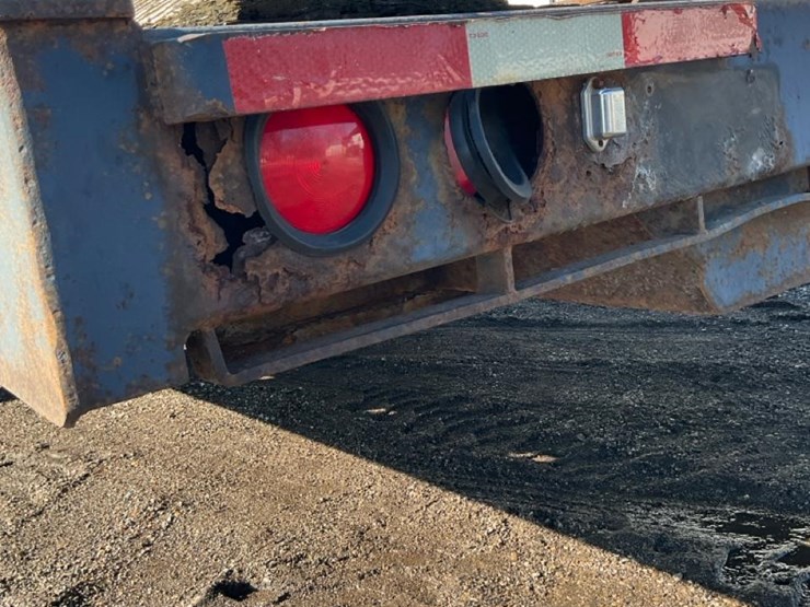 2007-unknown-trailer-image-27