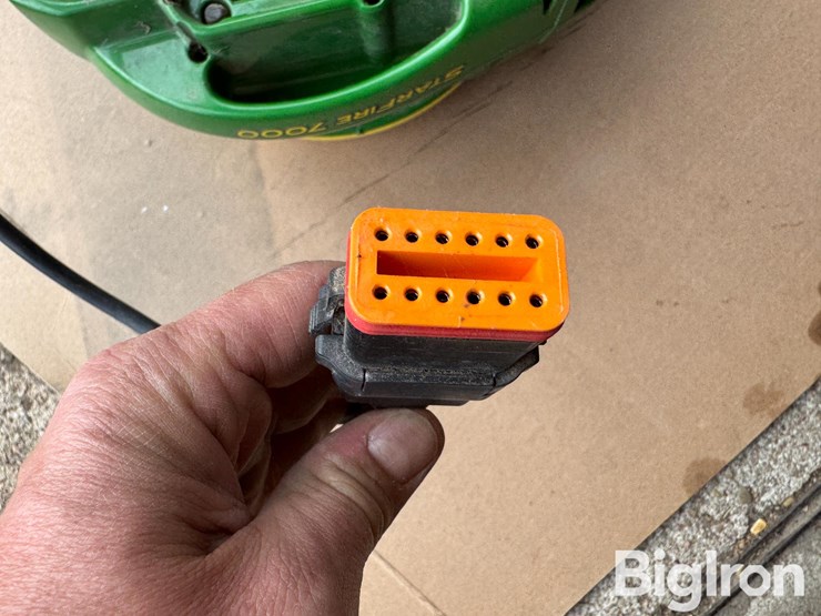 2023-john-deere-7000-image-11