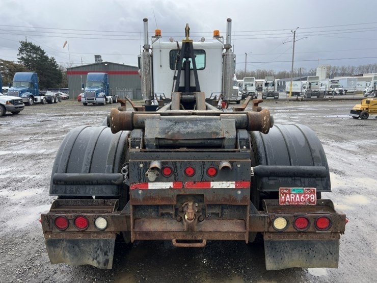 1996-peterbilt-378-image-5