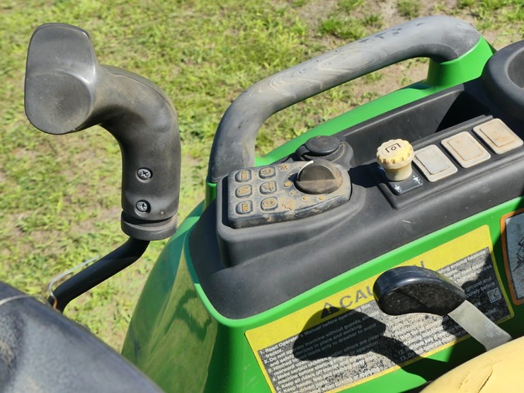 2018-john-deere-3033r-image-15