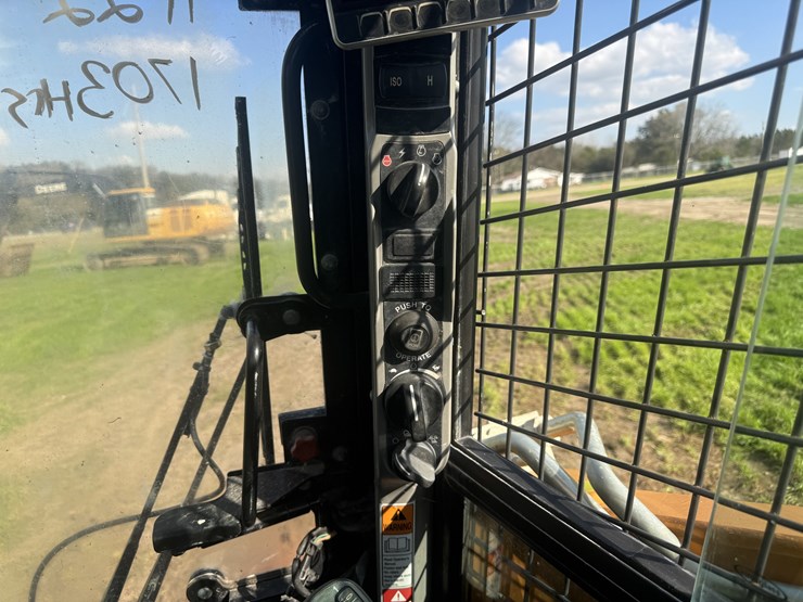 case-tv450b-image-13