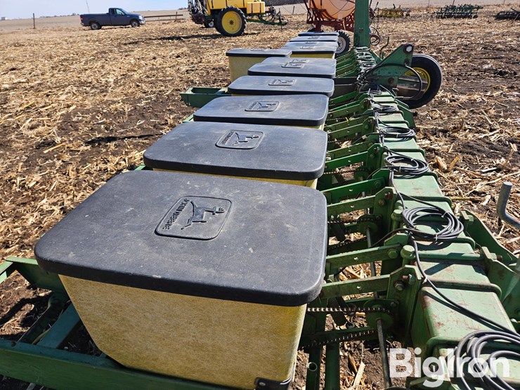 john-deere-7100-image-16