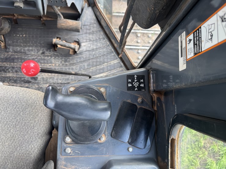 2016-deere-550k-image-13