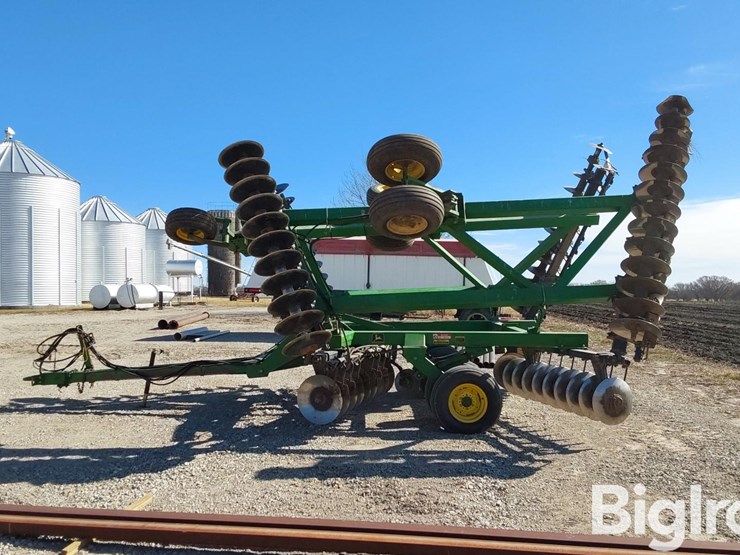 john-deere-630-image-8