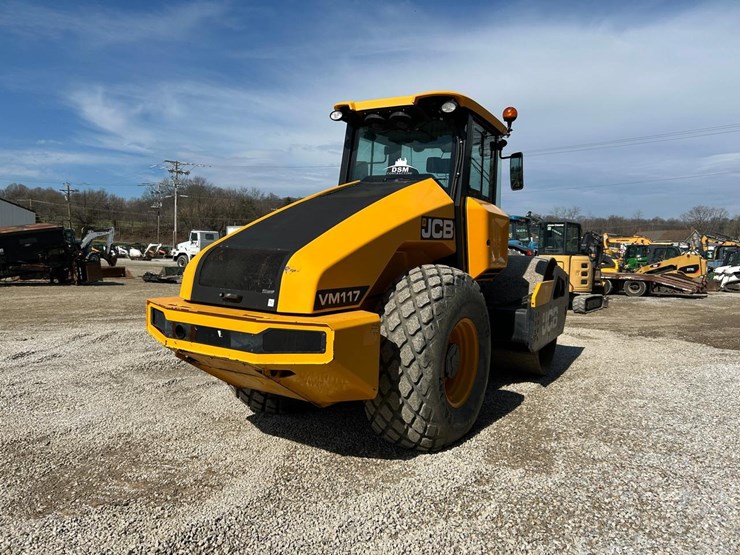 jcb-vm117-asphalt-roller-image-4