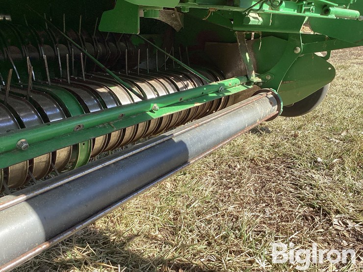 2010-john-deere-568-image-13