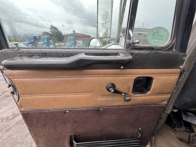 1996-peterbilt-378-image-25