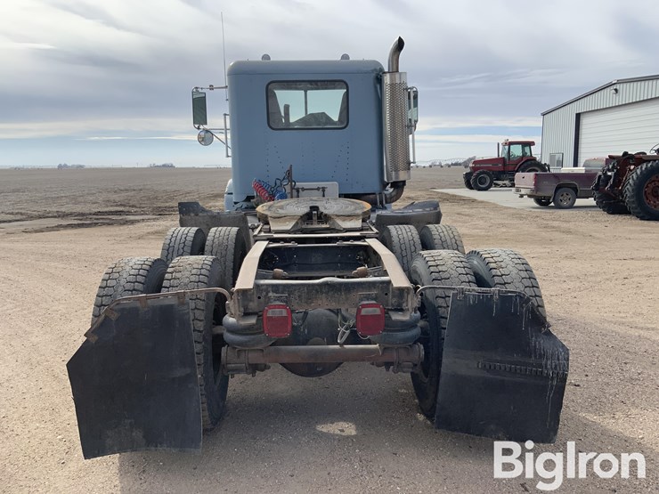 1990-freightliner-fld120-image-6