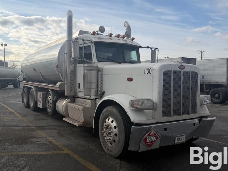 2014-peterbilt-389-image-3