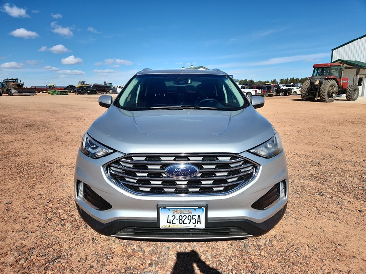 2019-ford-edge-sel-image-2