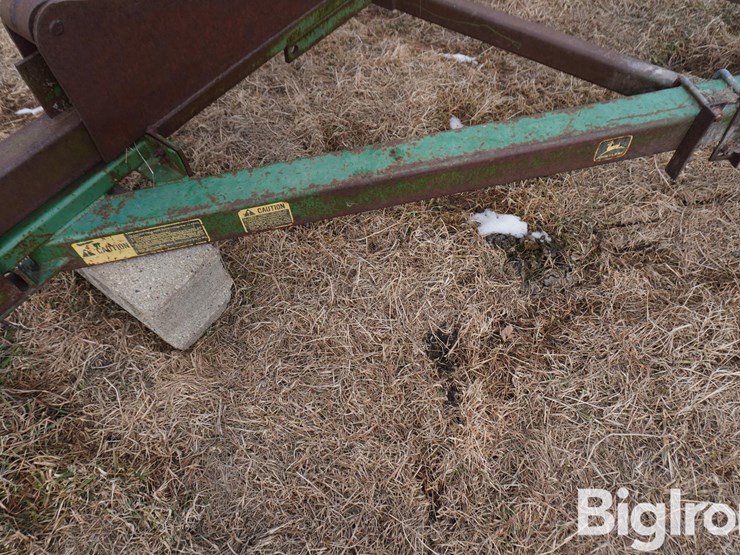 john-deere-32-image-20