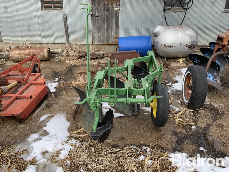 john-deere-810-image-2