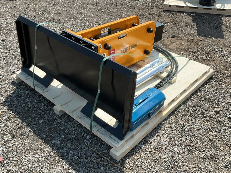 2025-new-holland-l213-image-7