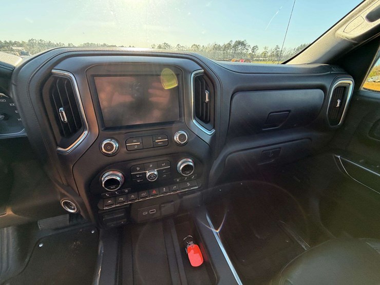 2021-gmc-sierra-1500-image-14