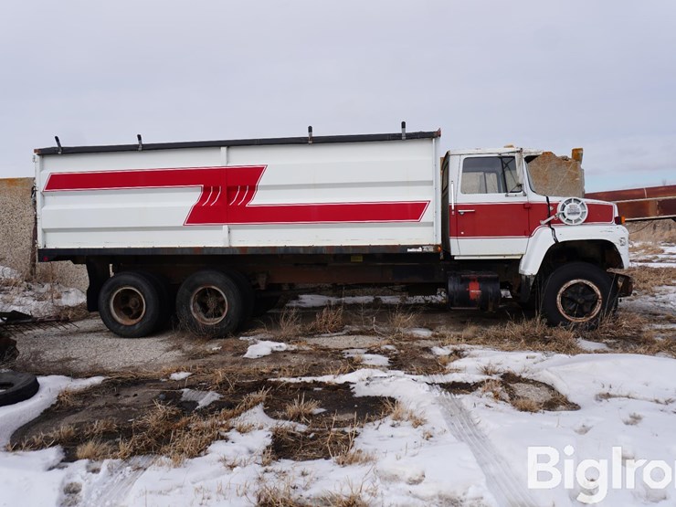 1982-ford-ln800-image-4