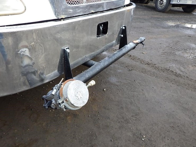 2007-peterbilt-335-image-17