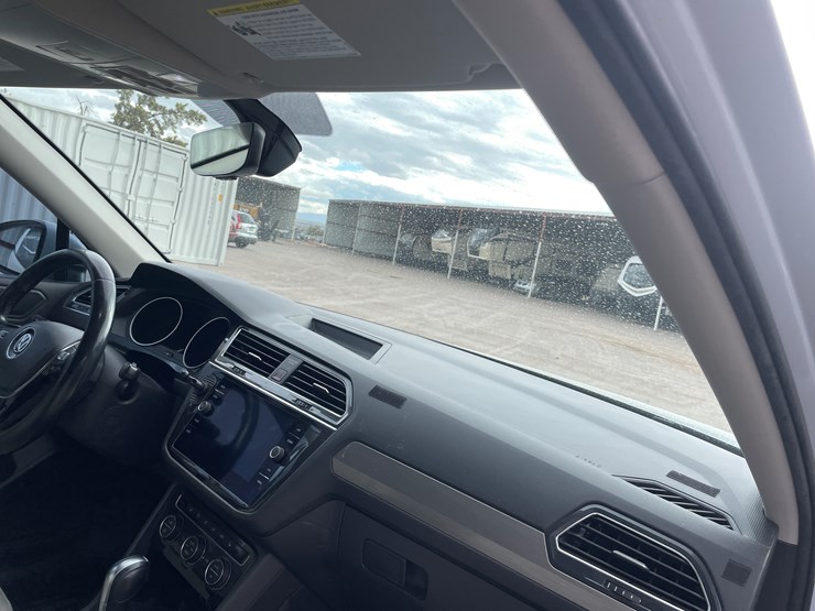 2019-volkswagen-tiguan-se-image-30