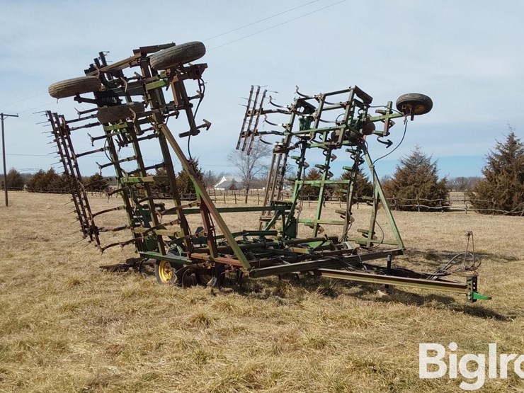 john-deere-1010-image-3