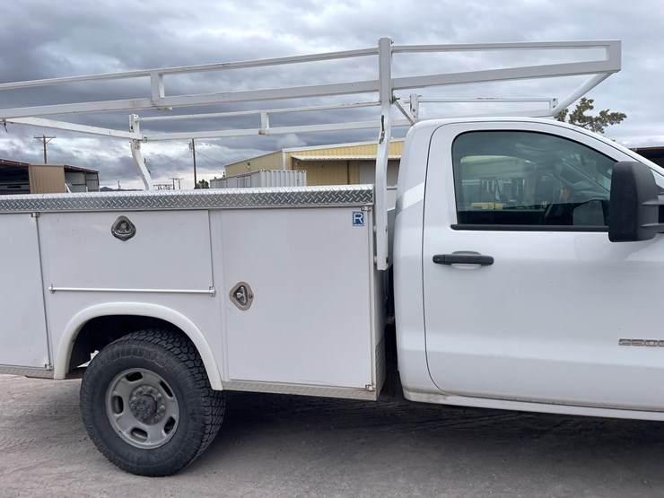 2015-chevrolet-silverado-2500-image-6