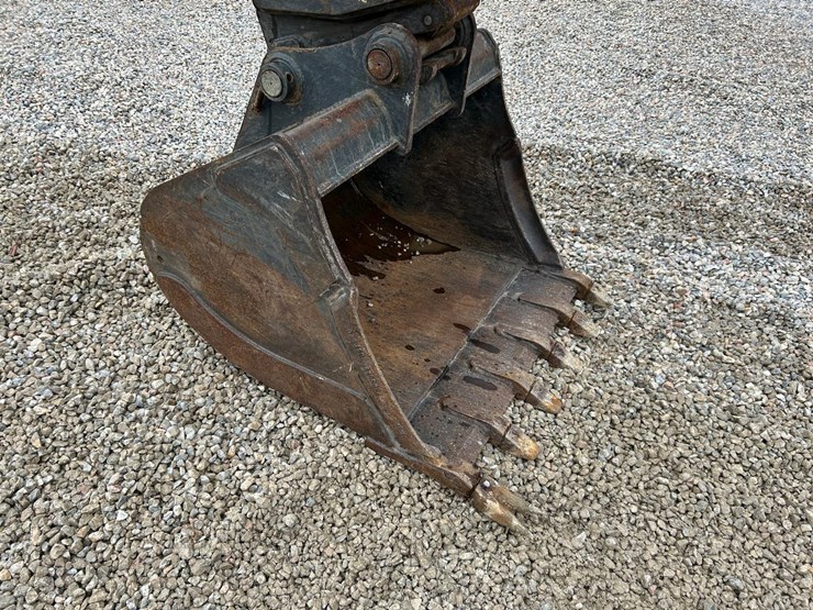 2022-bobcat-e88-image-8