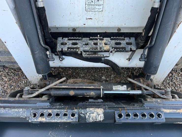 2016-bobcat-t770-image-11